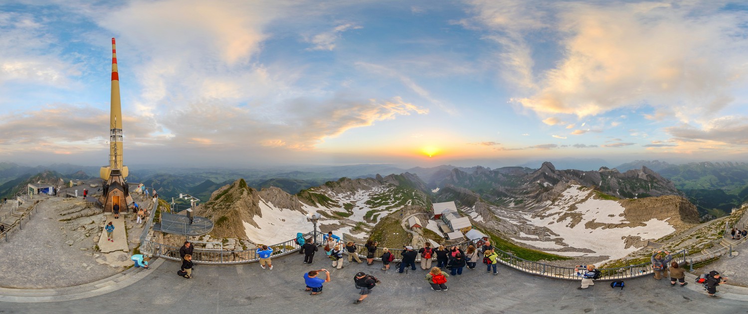 Sonnenaufgang am 28.07.2013 gegen 6 Uhr auf dem Berg Säntis , Kugelpanorama 360° Equi